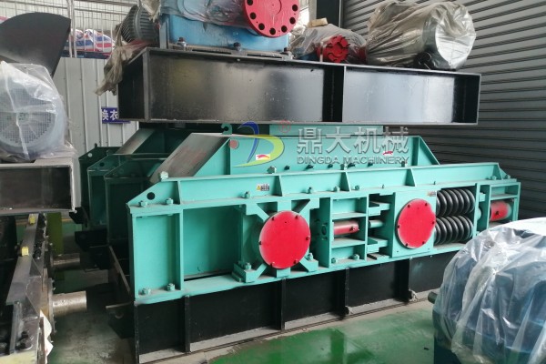 對(duì)輥制砂機(jī)