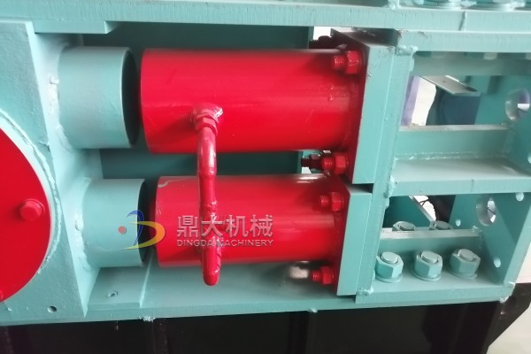 對(duì)輥破碎機(jī)